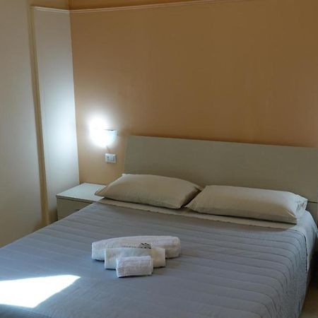 Cairoli Exclusive Rooms & Suite Brindisi Kültér fotó