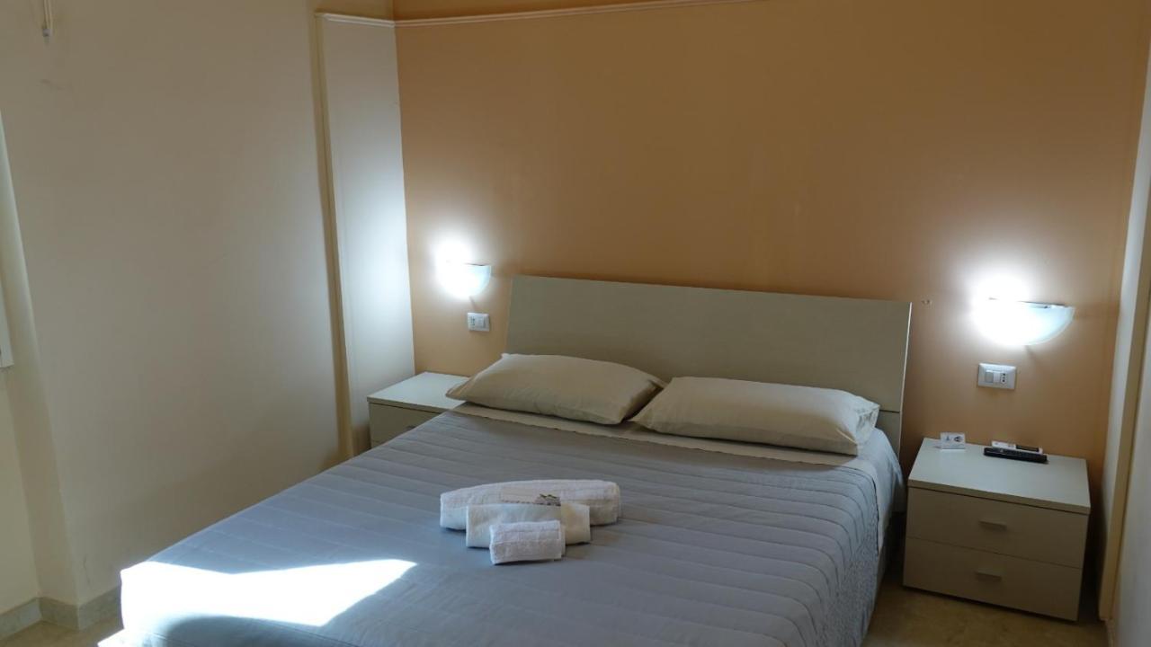 Cairoli Exclusive Rooms & Suite Brindisi Kültér fotó