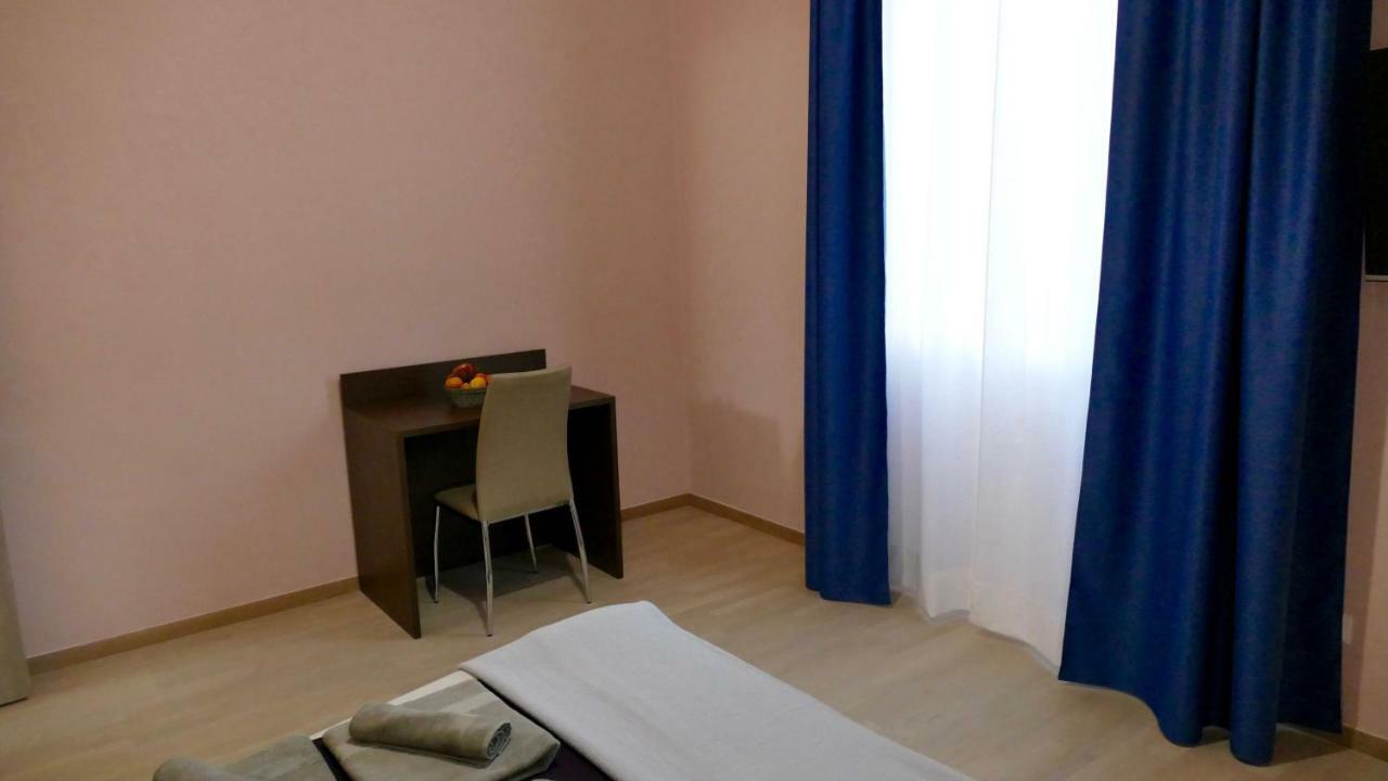 Cairoli Exclusive Rooms & Suite Brindisi Kültér fotó