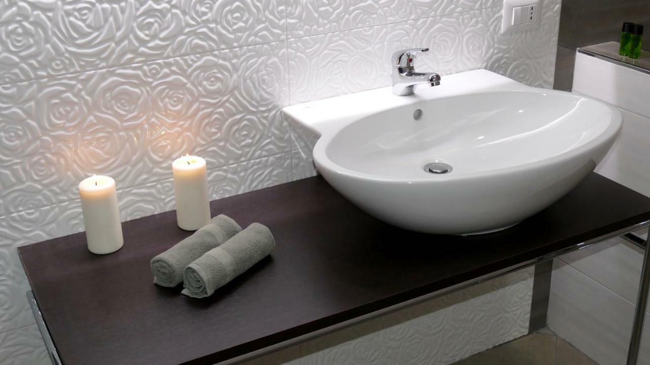 Cairoli Exclusive Rooms & Suite Brindisi Kültér fotó