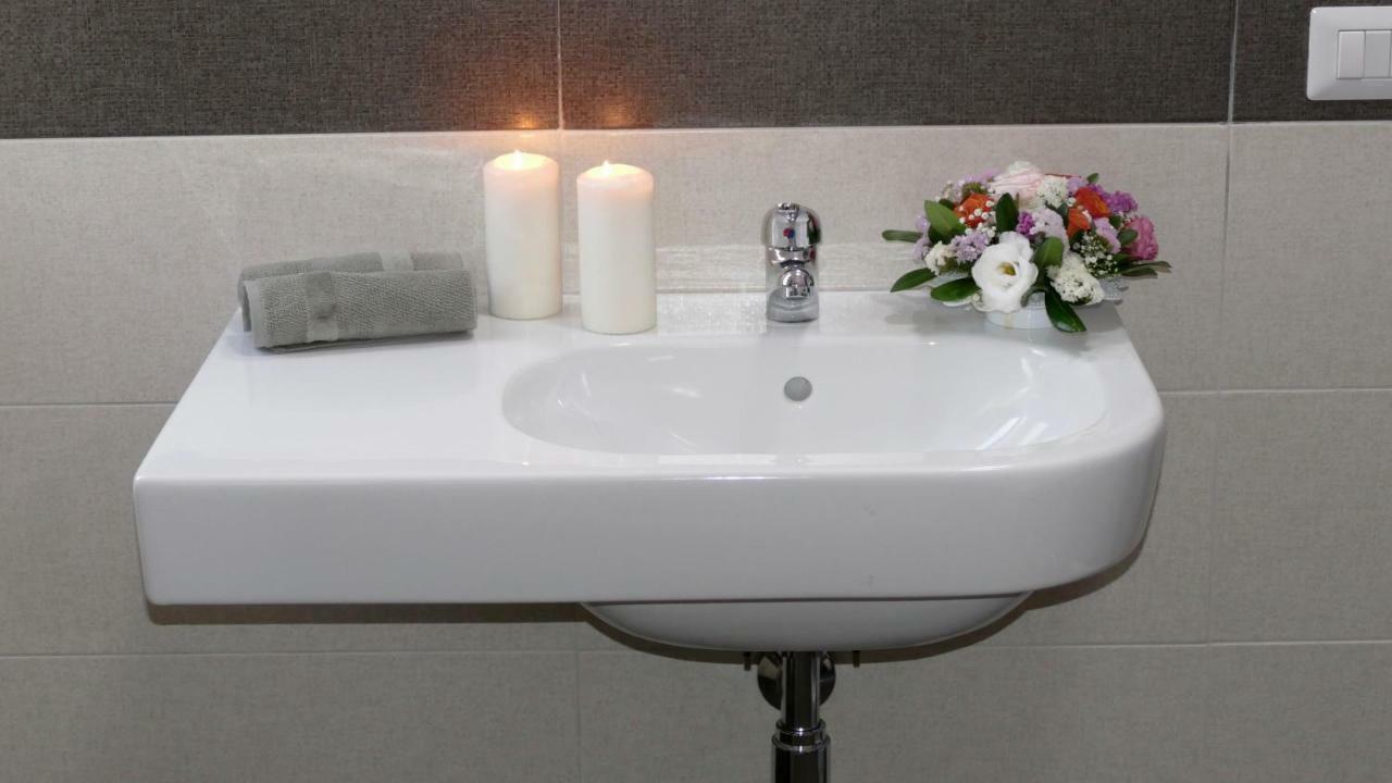 Cairoli Exclusive Rooms & Suite Brindisi Kültér fotó