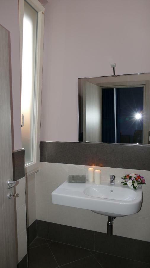 Cairoli Exclusive Rooms & Suite Brindisi Kültér fotó